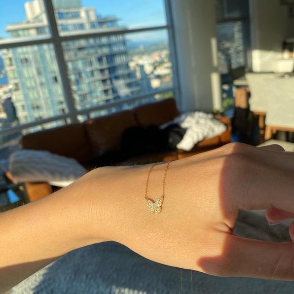 Diamond butterfly necklace - Picture 4 of 5